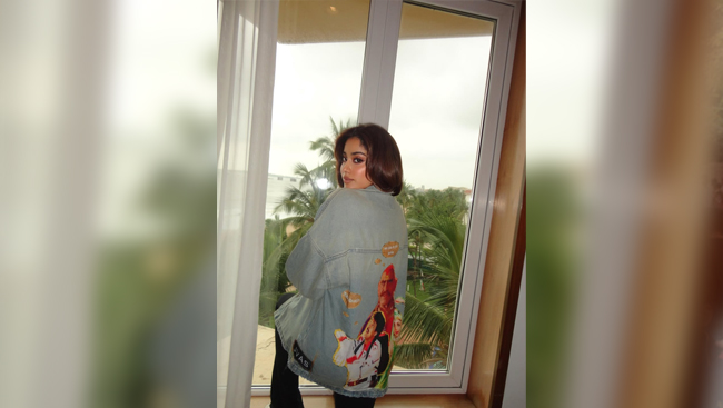 Which one of mom Sridevi's movies is Janhvi Kapoor obsessing over these days